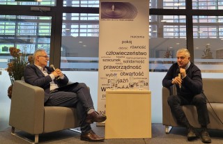 Odbudowac społeczenstwo obywatelskie